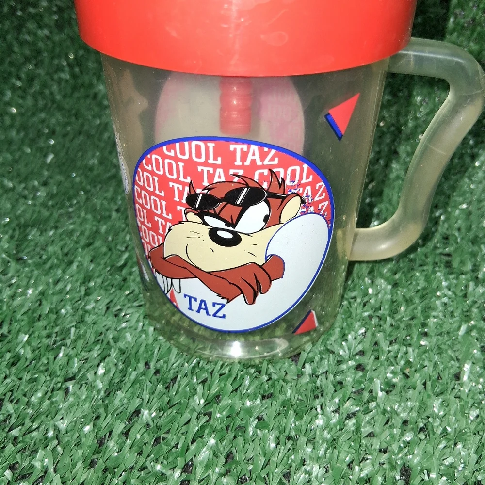 Vintage 1997 Looney Tunes Warner Bros Talking Cups